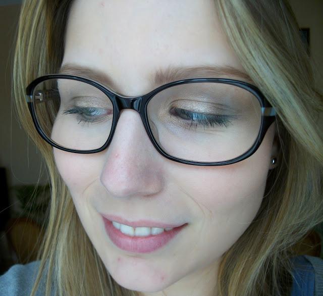 Je suis naturelle avec Sleek (looks inside) Je suis naturelle avec Sleek (looks inside)