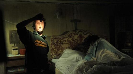 Pas très normales activités - 4 Pas très normales activités - 4