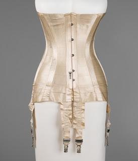 Dernier projet de l'année 2012 : un corset 1910