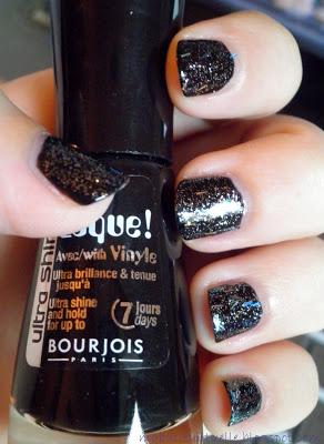 J'ose le vernis noir sur mes ongles ! J'ose le vernis noir sur mes ongles !