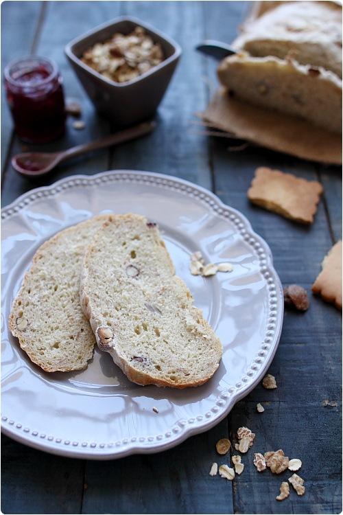 pain-muesli Pain au müesli noisettes et raisins secs