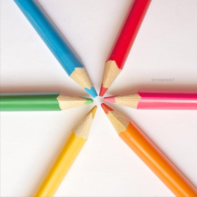 MINIMAL MANIAC #1 anteketborka.blogspot.com, crayons_couleur1