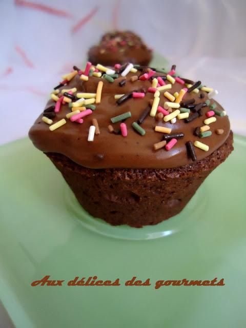 CUPCAKES 100% CHOCO CUPCAKES 100% CHOCO