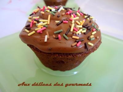 CUPCAKES 100% CHOCO CUPCAKES 100% CHOCO