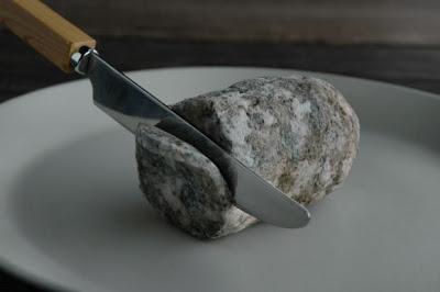 La pierre d'Hitoshi Itoh a du coeur La pierre d'Hitoshi Itoh a du coeur