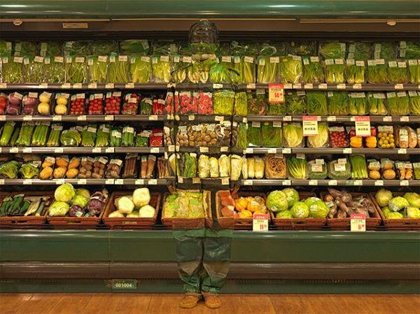 Liu Bolin joue à l’homme invisible liu_bolin_invisible_man_1