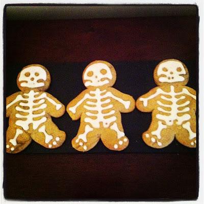 Booh! Biscuits squelettes pour Hallowe'en (Booh! Hallowe'en skeleton biscuits) Booh! Biscuits squelettes pour Hallowe'en (Booh! Hallowe'en skeleton biscuits)