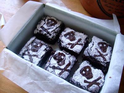 Booh! Biscuits squelettes pour Hallowe'en (Booh! Hallowe'en skeleton biscuits) Booh! Biscuits squelettes pour Hallowe'en (Booh! Hallowe'en skeleton biscuits)