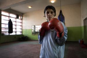 Des gants de boxe, leur liberté