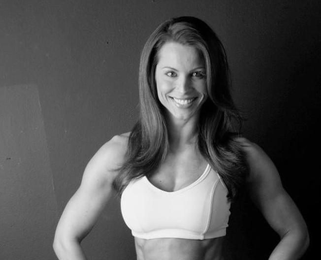 Jelena Abbou la nouvelle égerie musclée de MAC Cosmetics. 1-copie-2.jpg