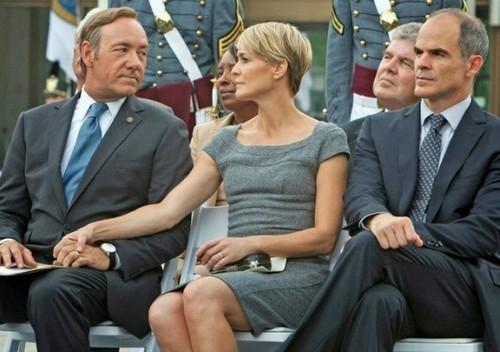 House of Cards : Quand la vengeance n'a pas de limites. (Les Nouvelles Séries de la Saison 2012 - 2013) house of cards, politique américaine, david fincher, kevin spacey, robin wright, kate mara, the wire, the west wing