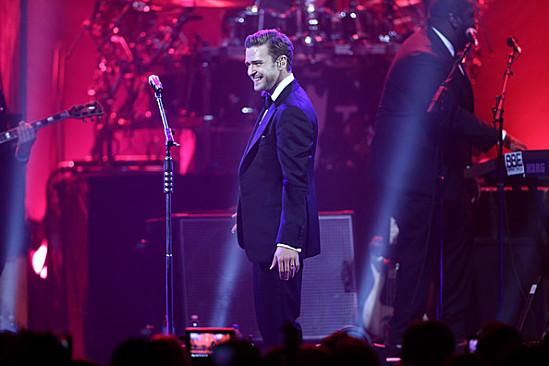 Suit&Tie; se stabilise au Hot 100 Justin-Timberlake-DIRECTV-Super-Saturday-Night-zm3bwACTdh3l.jpg