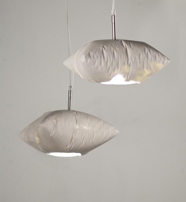 PillowLight suspension par Amyel Oliveros PillowLight suspension par Amyel Oliveros