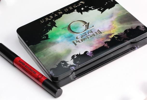 Ma wish-list du printemps http://www.makeupandbeautyblog.com/wp-content/uploads/2013/01/Urban-Decay-Oz-Theodora-Palette-packaging.jpg