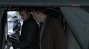 Critiques Séries : Jo. Saison 1. Episode 3. vlcsnap-2013-02-10-13h10m25s14.png