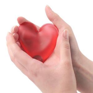 coeur chauffant main Top 10 des cadeaux originaux pour elle pour la Saint Valentin