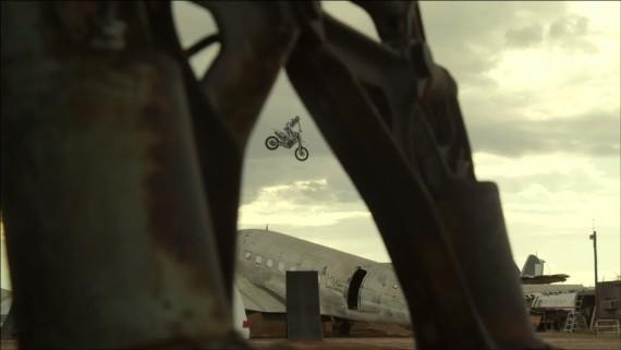 DC SHOES_ ROBBIE MADDISON_S AIR.CRAFT3