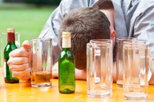L’ALCOOL entraîne la dépression, plus souvent que le contraire – Journal of Studies on Alcohol and Drugs