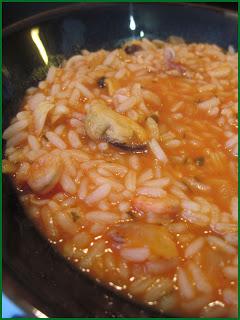 Arroz de marisco (riz tomates et fruits de mer, recette Portugaise) Arroz de marisco (riz tomates et fruits de mer, recette Portugaise)