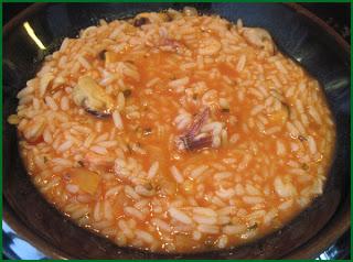 Arroz de marisco (riz tomates et fruits de mer, recette Portugaise) Arroz de marisco (riz tomates et fruits de mer, recette Portugaise)