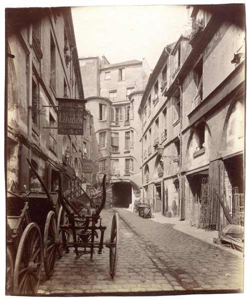 Paris sur les pas d’Eugène Atget & balade de Rambuteau au Panthéon (Paris 4,5,6) Cour du Dragon