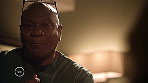 Critiques Séries : Monday Mornings. Saison 1. Episode 2. vlcsnap-2013-02-13-23h09m50s205.png