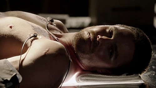 arrow-stephen-amell-shirtless.png