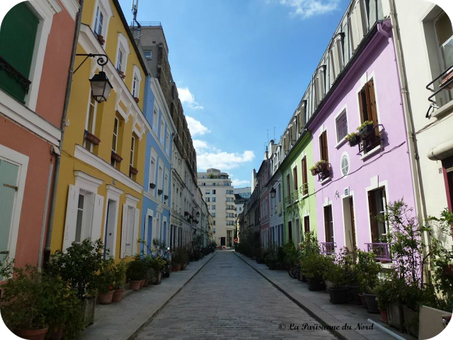 La rue Crémieux, un peu de couleur dans la grisaille parisienne ! La rue Crémieux, un peu de couleur dans la grisaille parisienne !