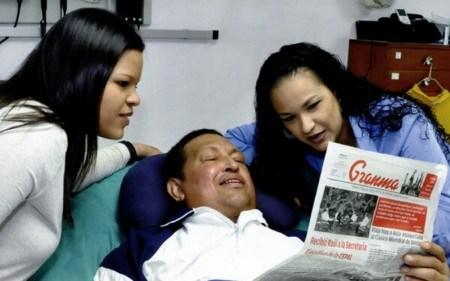 Hugo Chavez entouré de ses filles
