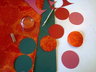 Faire ses propres guirlandes en papier pour égayer sa déco ! Faire ses propres guirlandes en papier pour égayer sa déco !