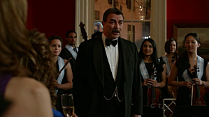 Critiques Séries : Blue Bloods. Saison 3. Episode 15. Warriors. vlcsnap-2013-02-17-01h49m32s215.png