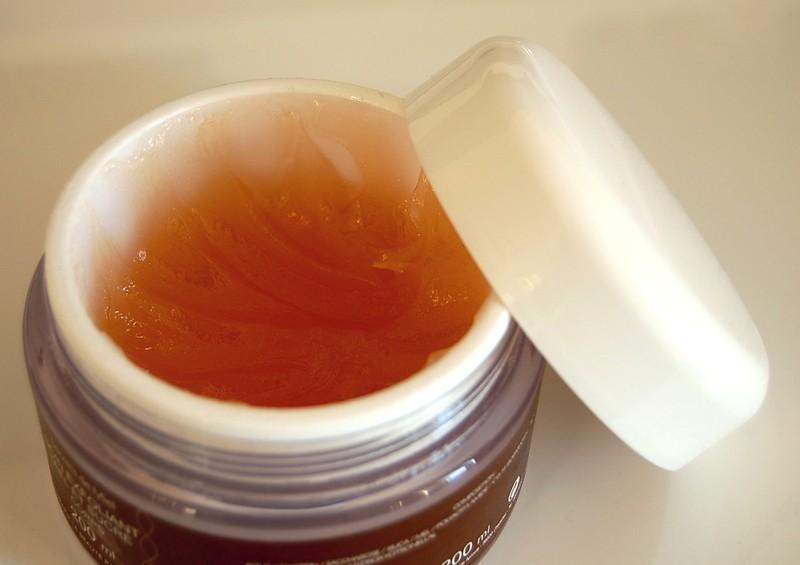 secrets de miel gommage Deux gommages au banc d’essai : Secrets de Miel/Richesses du Monde