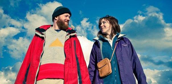 Bilan cinéma 2012 (3) – Les thématiques Dans Touristes, Tina et Chris essaient d'être ensemble pour ne pas être seuls. Mais quand le chacun pour soi est devenu une règle de vie, il est bien difficile d'accepter l'autre.