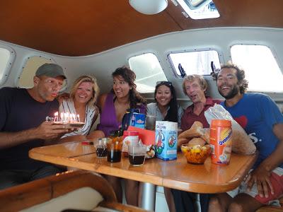 Iles de la Société ( de consommation ! ) Iles de la Société ( de consommation ! )