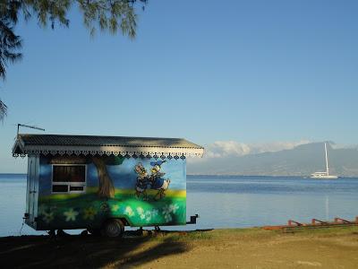 Iles de la Société ( de consommation ! ) Iles de la Société ( de consommation ! )