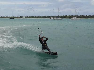 Iles de la Société ( de consommation ! ) Iles de la Société ( de consommation ! )