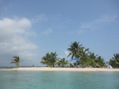 Panama : archipel San Blas en territoire Kuna-Yala Panama : archipel San Blas en territoire Kuna-Yala