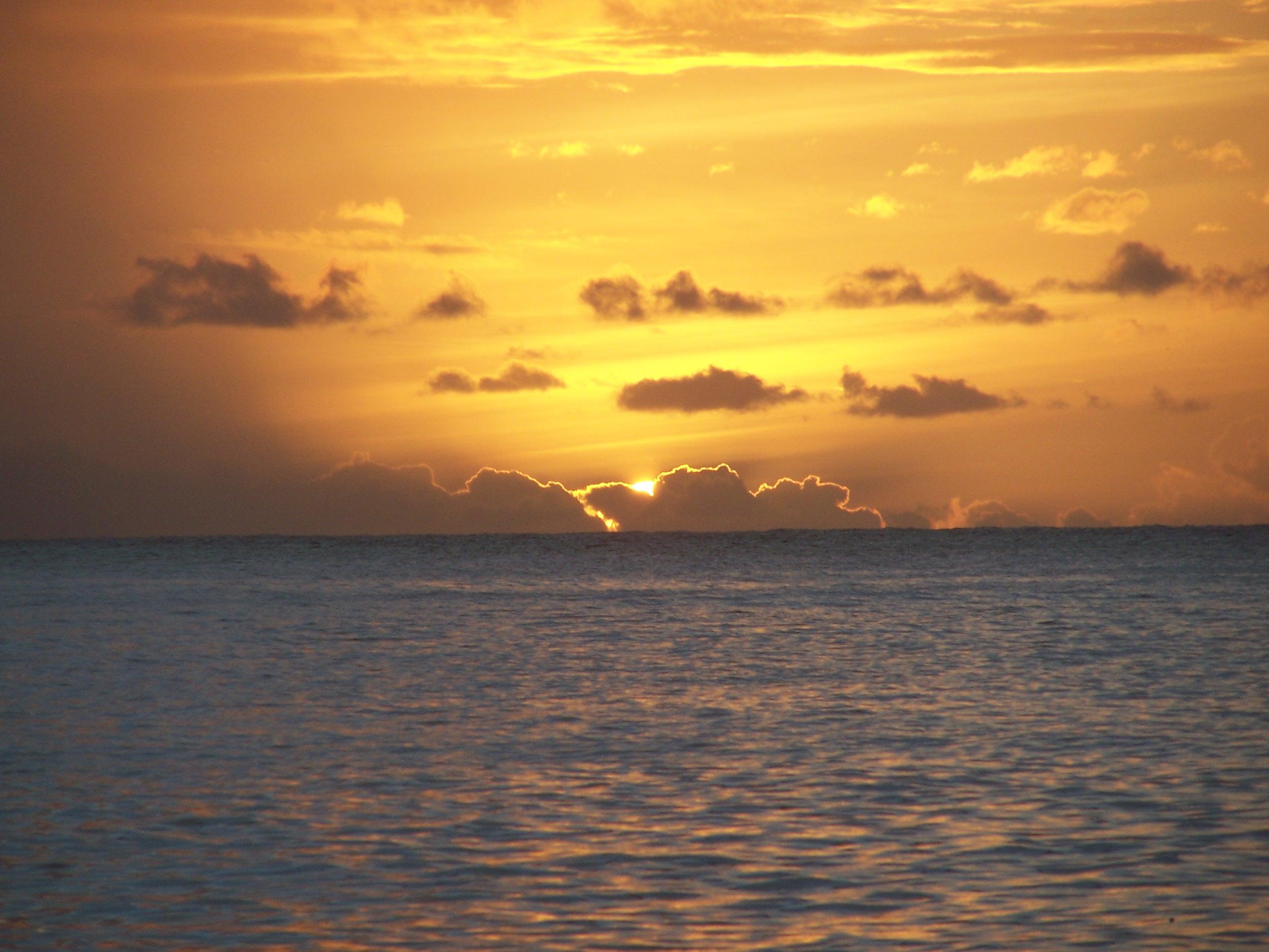 SEYCHELLES : Ile de MAHE jour 1 http://img11.hostingpics.net/pics/26996631mahcouchansesoleil9.jpg