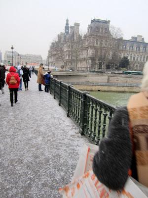 Les nouvelles cloches sont bénies...! Les nouvelles cloches sont bénies...!