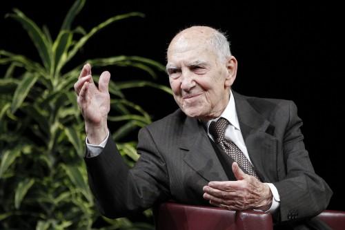 Une pluie d'hommage après la mort de Stephane Hessel Disparition : une pluie d’hommage après la mort de Stéphane Hessel