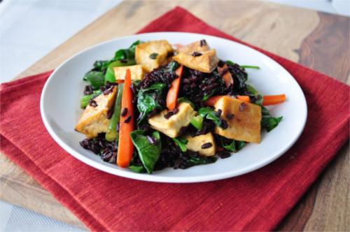 Galettes, salade, soupes : du beau, du bon, du végétarien, paléo et the Zone, oui encore : les recettes de la semaine (S9/2013) tofu frit, épinard et riz complet végétarien