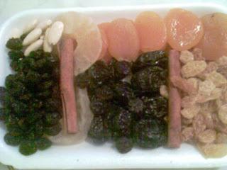 echbah essefra (pâte d'amande) aux fruits confits echbah essefra (pâte d'amande) aux fruits confits