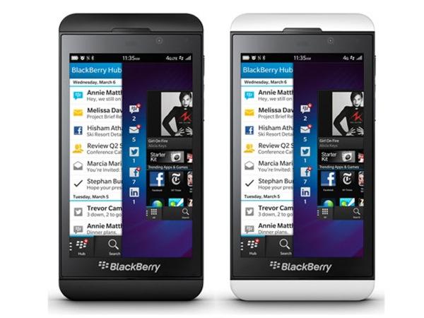 BlackBerry 10 reçoit sa première mise à jour BlackBerry Z10 Noir et Blanc