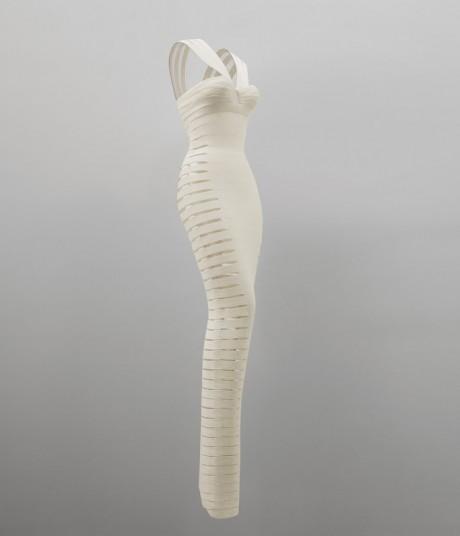 Alaïa, robe à bandes, 1990. Collection personnelle de M. Alaïa. Jersey de rayonne et lycra. © musée Galliera, Ville de Paris, droits réservés, 