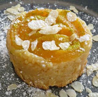 Entremet abricots, crème pâtissière et sablé breton aux amandes