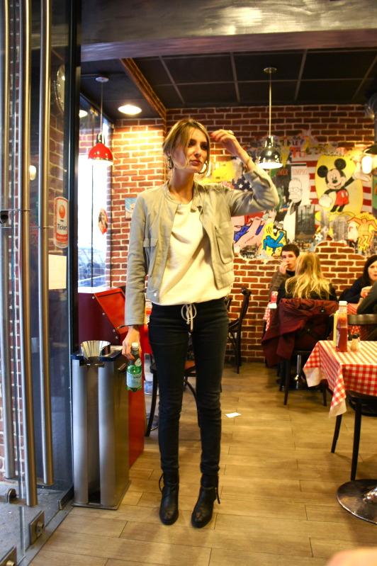 Chez Allan's Burger Image and video hosting by TinyPic