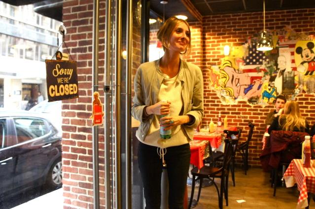 Chez Allan's Burger Image and video hosting by TinyPic