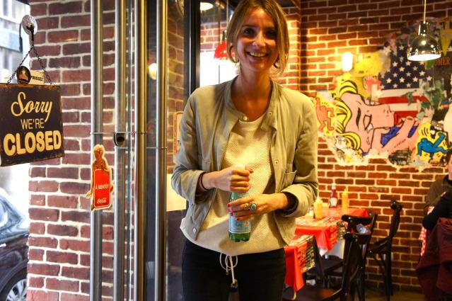 Chez Allan's Burger Image and video hosting by TinyPic