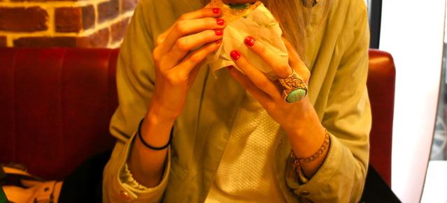 Chez Allan's Burger Image and video hosting by TinyPic