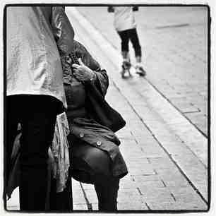 Regarde les hommes tomber 74ad4aa682bd11e2979222000a1f9bc6_6-1